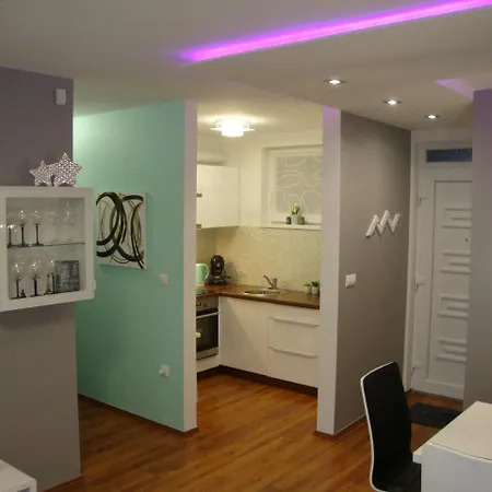 公寓 Viola Design Apartman 希欧福克